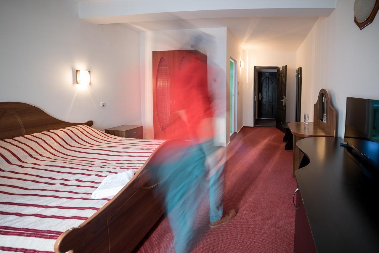 Hotel Marion Padurea Rotunda*** Reghin Eksteriør billede